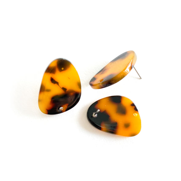 Organic Studs in Dark Tortoiseshell